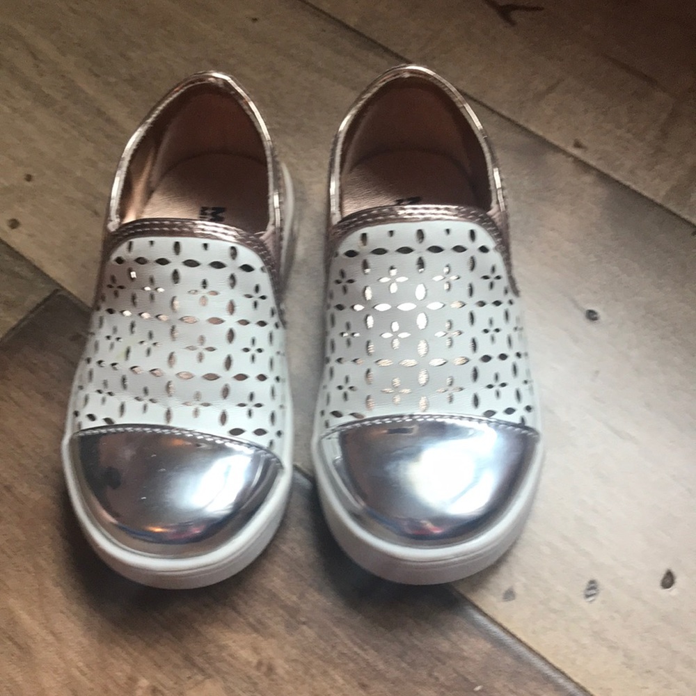 Michael Kors toddler girl shoe size 6 silver/gold